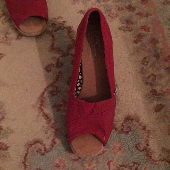 Red Toms espadrilles - Picture 3 of 3